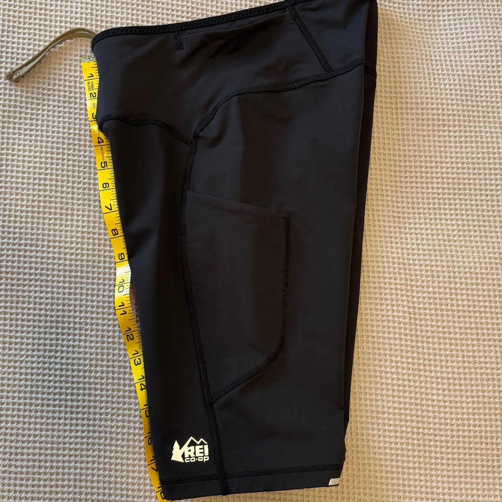 REI Co-op Swiftland 9" running shorts women's Medium M black - Picture 4 of 9
